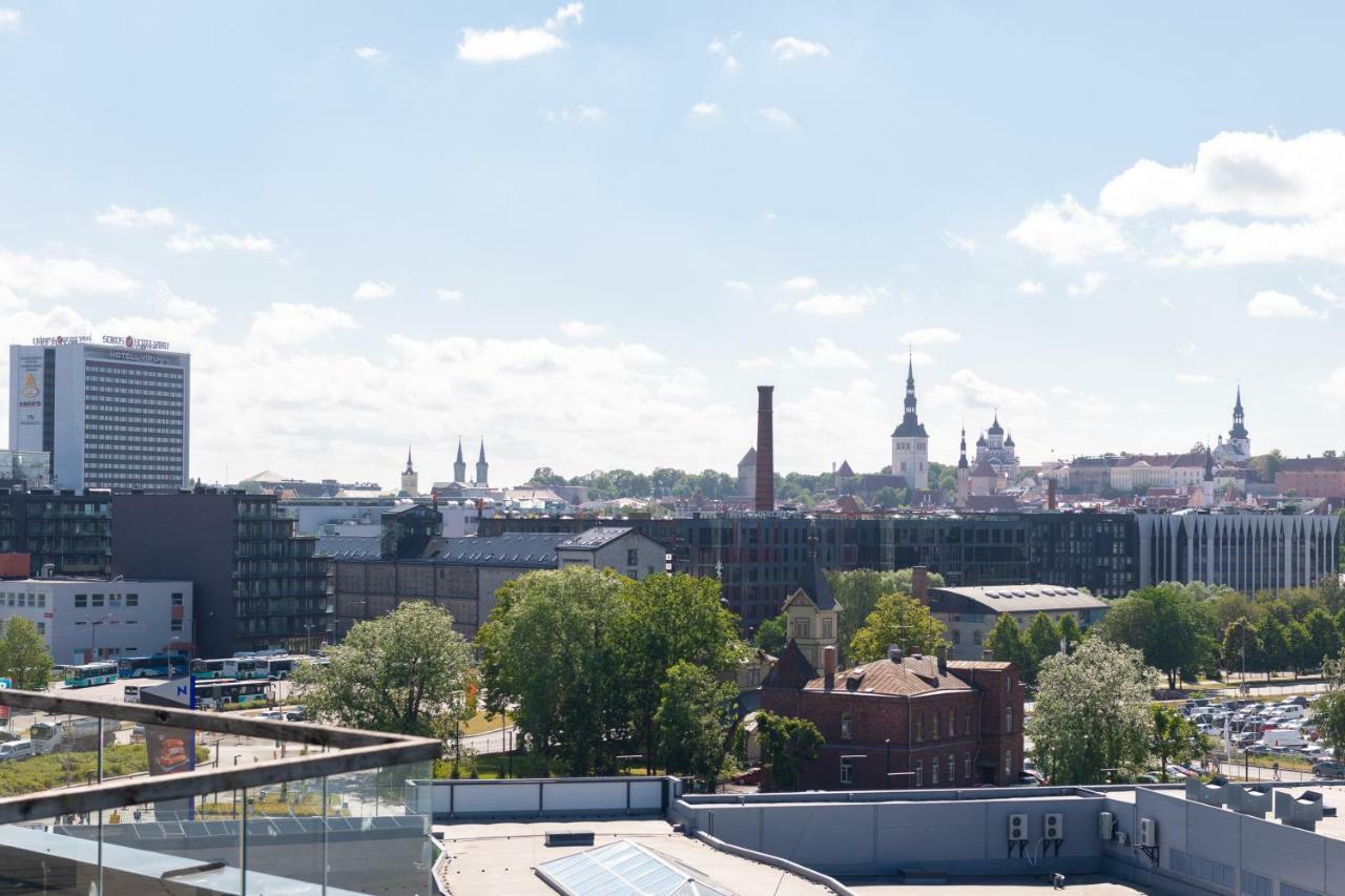 Central Lootsi Penthouse Tallinn Bagian luar foto
