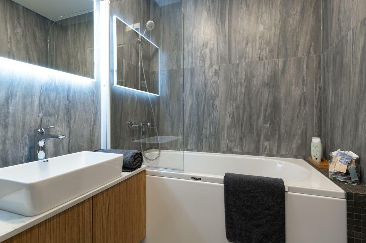 Central Lootsi Penthouse Tallinn Bagian luar foto