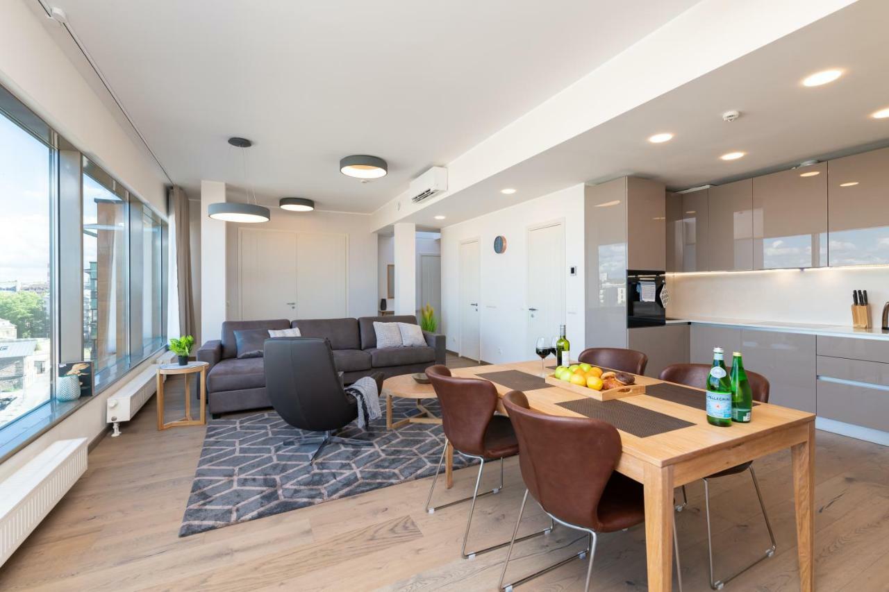 Central Lootsi Penthouse Tallinn Bagian luar foto