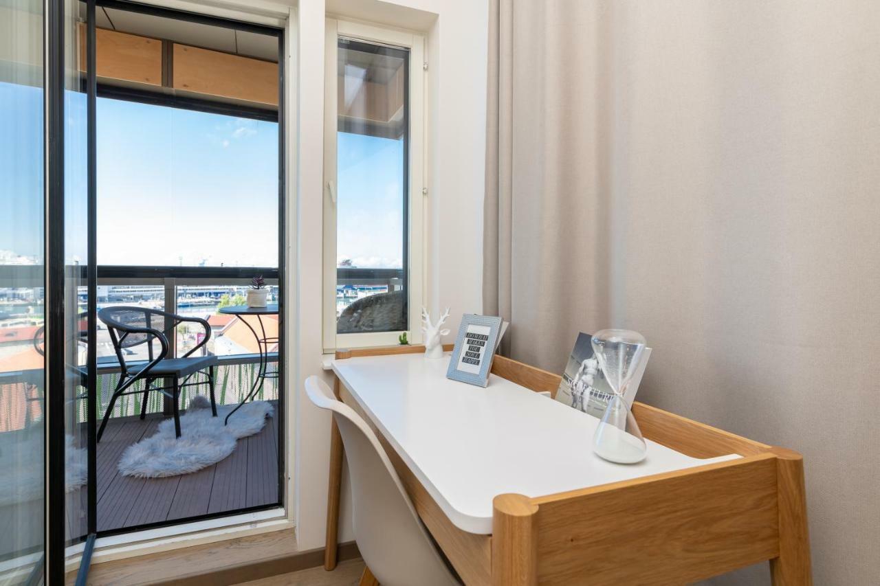 Central Lootsi Penthouse Tallinn Bagian luar foto